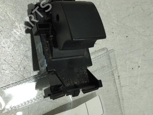 right-front-window-switch-toyota-yaris-_p21_-_pa1_-_ph1_-2020-31766557 main image