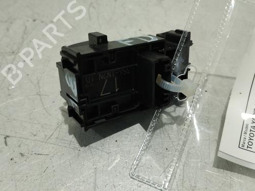 Right front window switch TOYOTA YARIS (_P21_, _PA1_, _PH1_) | BP31766557I26