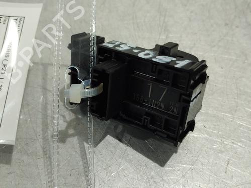 Right rear window switch TOYOTA YARIS (_P21_, _PA1_, _PH1_) | BP31766559I28