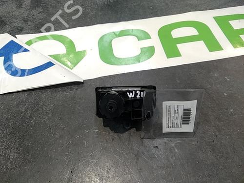 Używane Moduł elektroniczny MERCEDES-BENZ E-CLASS (W211) [2002-2009]  13721775