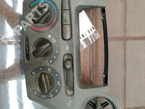 AC Styreenhet / Manøvreringsenhet TOYOTA YARIS (_P9_) [2005-2014]  9771669