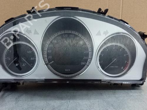 Instrument cluster MERCEDES-BENZ C-CLASS (W204) C 180 Kompressor (204.044, 204.045) A2049002602