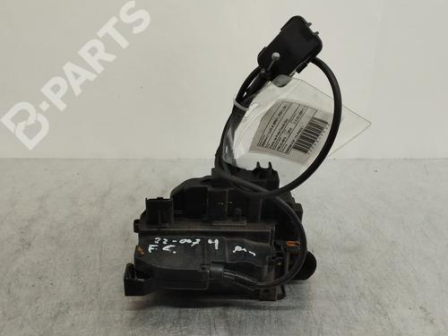 Venstre fortil lås RENAULT CLIO III (BR0/1, CR0/1) 1.5 dCi (BR17, CR17) (86 hp) 9803232