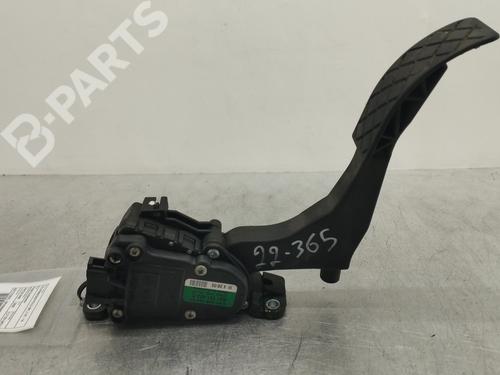 Pédale VW POLO IV (9N_, 9A_) 1.2 12V (64 hp) 9804044