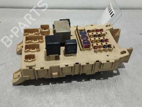 Used Fuse box TOYOTA YARIS (_P1_) 1.0 (SCP10_, SCP10R) (68 hp) 13895684