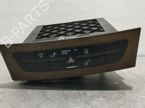 Autoradio für MERCEDES-BENZ E-CLASS (W211) E 270 CDI (211.016) (177 hp) 16095077