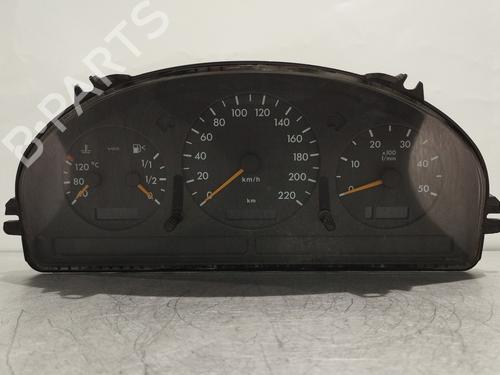 Used Instrument cluster MERCEDES-BENZ M-CLASS (W163) ML 270 CDI (163.113) (163 hp) 18474566