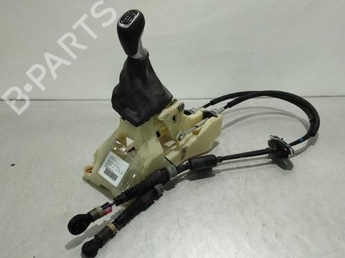 Used Gear lever KIA SPORTAGE IV (QL, QLE) 1.7 CRDi (116 hp) 19305989