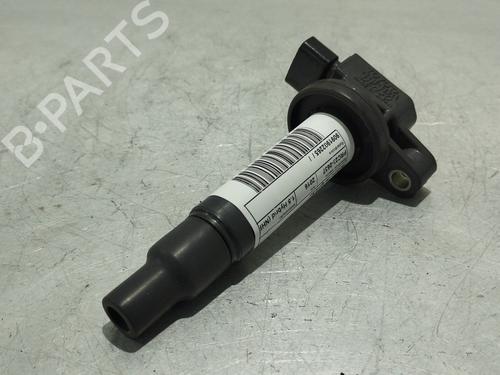 Used Ignition distributor TOYOTA YARIS (_P13_) 1.5 Hybrid (NHP130_) (101 hp) 19343654