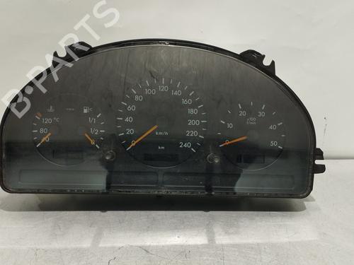 Used Instrument cluster MERCEDES-BENZ M-CLASS (W163) ML 270 CDI (163.113) (163 hp) 19521010