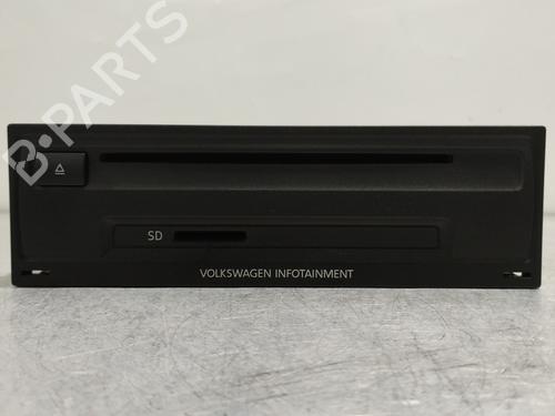 Used Radio VW GOLF VII (5G1, BQ1, BE1, BE2) 1.6 TDI (105 hp) 21596129