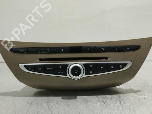 Used Radio RENAULT LAGUNA III (BT0/1) 2.0 dCi (BT01, BT08, BT09, BT0E, BT0K, BT12, BT1C, BT1D,... (150 hp) 28016548