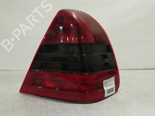 Used Right taillight MERCEDES-BENZ C-CLASS (W202) C 220 CDI (202.133) (125 hp) 25719804