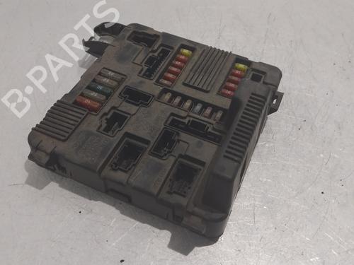 Used Fuse box RENAULT GRAND SCÉNIC II (JM0/1_) 1.9 dCi (JM0G, JM12, JM1G, JM2C) (120 hp) 28351273