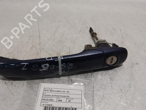 Używane Klamka zewnętrzna drzwi przednich prawych SEAT IBIZA II (6K1) 1.4 i (60 hp) 28567173