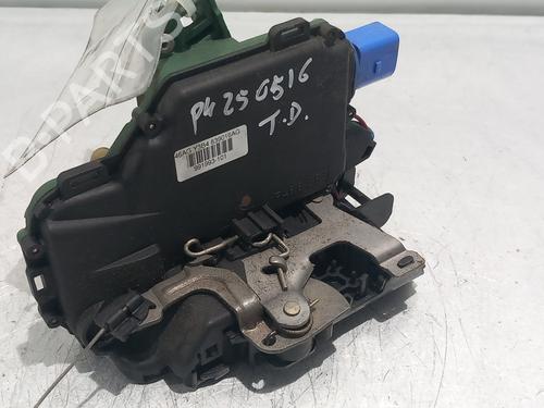 Używane Zamek drzwi tylnych prawych VW POLO IV (9N_, 9A_) 1.2 12V (64 hp) 28709066