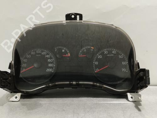 Used Instrument cluster FIAT PUNTO (188_) 1.3 JTD 16V (70 hp) 30171828