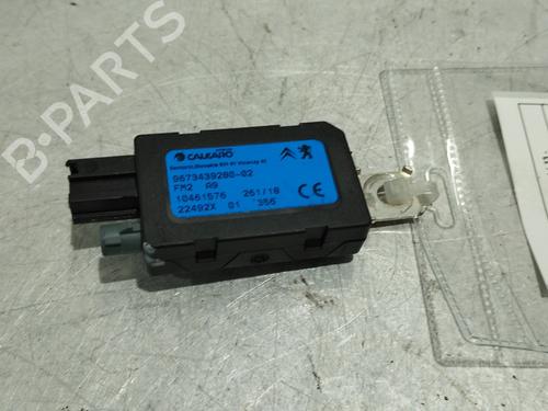 Used Electronic module PEUGEOT 2008 I (CU_) 1.2 THP 110 / PureTech 110 (110 hp) 30318183