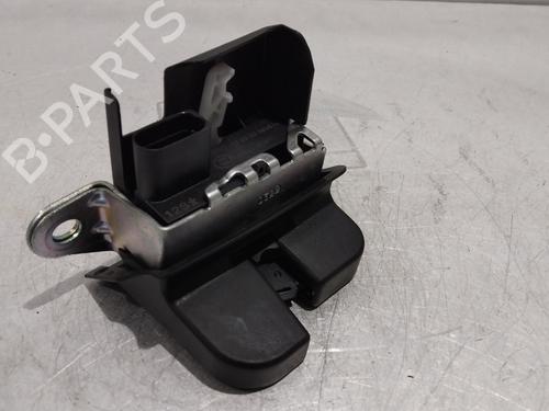 Bakluke lås VW POLO VI (AW1, BZ1, AE1) 1.0 (75 hp) 30658539