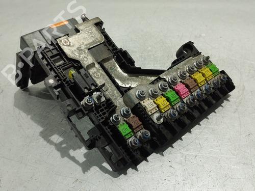 Used Fuse box CITROËN C4 II (NC_) 1.6 BlueHDi 120 (120 hp) 31047023