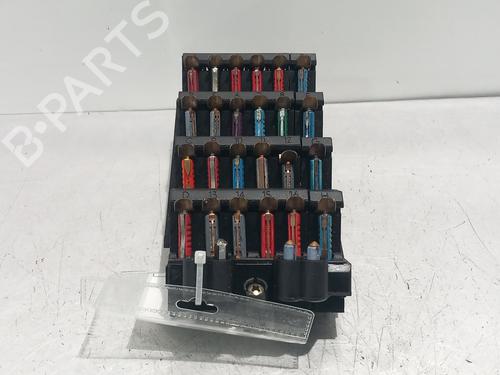 Sikringsdåse MERCEDES-BENZ 124 Convertible (A124) 300 CE-24 (124.061) (220 hp) 31052886