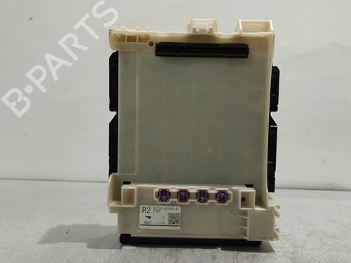 Used Fuse box TOYOTA RAV 4 V (_A5_, _H5_) 2.5 Hybrid AWD (AXAH54) (178 hp) 31298428