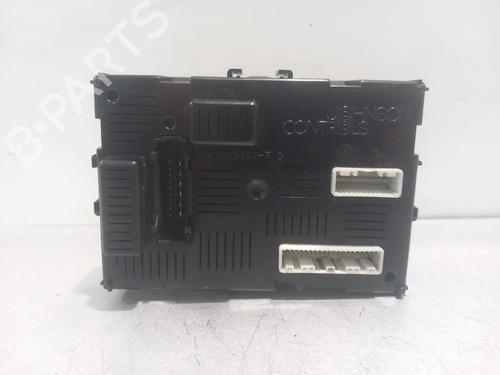 Boîte à Fusibles RENAULT CLIO III Hatchback Van (SB_, SR_) 1.5 dCi (86 hp) 31905558