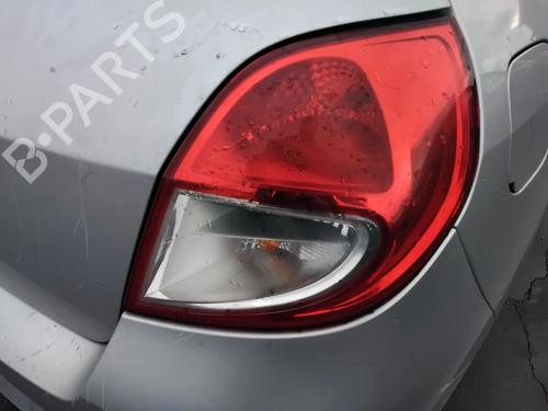 Feu arrière droit RENAULT CLIO III (BR0/1, CR0/1) 1.2 16V (BR02, BR0J, BR11, CR02, CR0J, CR11) (75 hp) 32029550