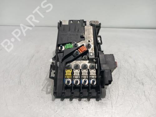 fuse-box-peugeot-308-sw-i-4e_-4h_-2007-2008-2009-2010-2011-2012-2013-2014-32029501 main image