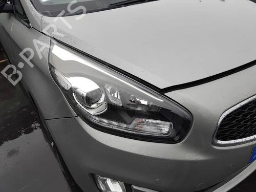 right-headlight-kia-carens-iv-2013-32165646 main image