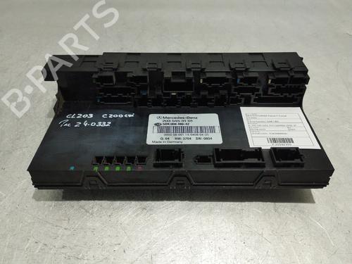 Used Fuse box MERCEDES-BENZ C-CLASS Coupe (CL203) C 200 CDI (203.707) (122 hp) 32147745