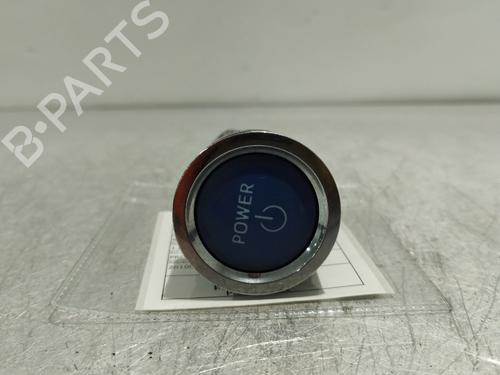 switch-toyota-c-hr-_x1_-2016-32125321 main image