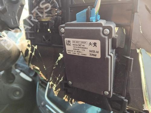 Used Electronic module OPEL CROSSLAND X / CROSSLAND (P17, P2QO) 1.2 (75) (110 hp) 32176198