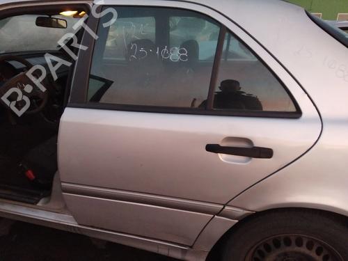 Dør venstre bagtil MERCEDES-BENZ C-CLASS (W202) C 220 CDI (202.133) (125 hp) 32218007