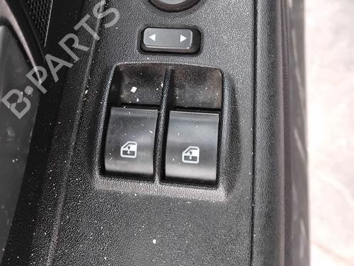 Comutador vidro frente esquerdo FIAT GRANDE PUNTO (199_) 1.3 D Multijet (199.AXD11, 199.AXD1A, 199.AXD1B,... (90 hp) 32233343