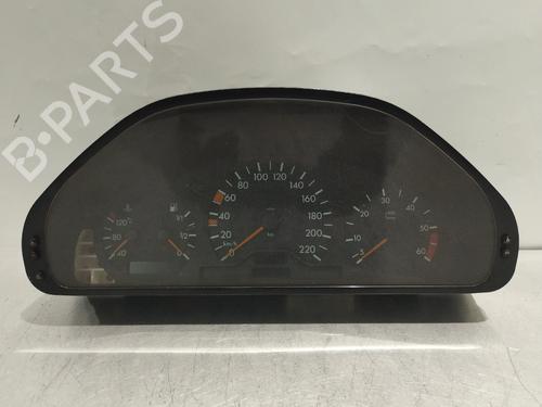 Used Instrument cluster MERCEDES-BENZ C-CLASS (W202) C 220 CDI (202.133) (125 hp) 32272546