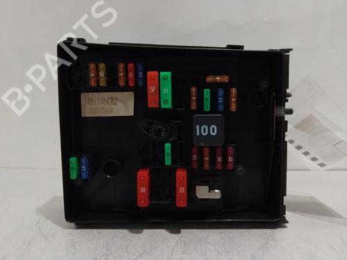 Used Fuse box VW GOLF VI (5K1) 1.6 TDI (90 hp) 32421655