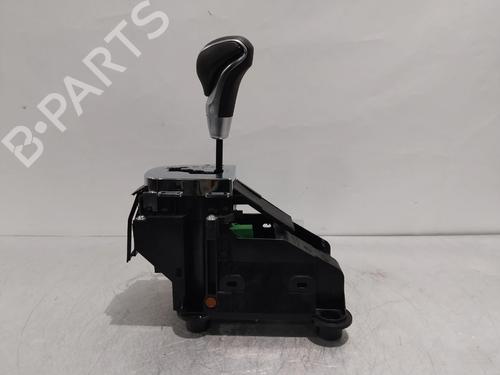 Gear lever PEUGEOT 2008 I (CU_) 1.2 THP 110 / PureTech 110 | BP32412392M90