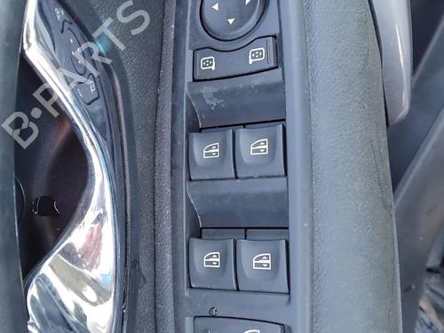 left-front-window-switch-renault-megane-iii-grandtour-kz01-2008-2009-2010-2011-2012-2013-2014-2015-2016-32397920 main image