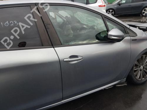 Used Right front door PEUGEOT 208 I (CA_, CC_) 1.2 PureTech 82 (82 hp) 32403731