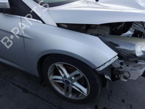 Forskærm Højre FORD FOCUS III 1.5 TDCi (120 hp) 32754100