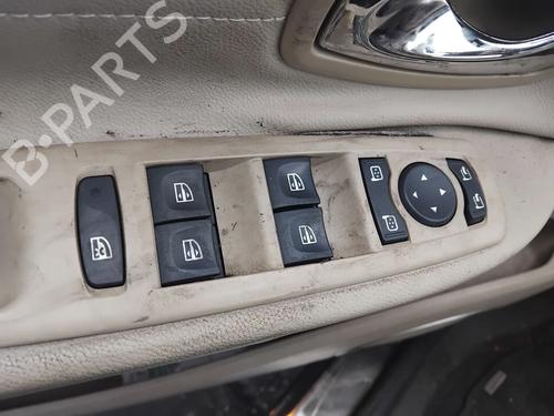 Venstre Foran elrute bryter RENAULT GRAND SCÉNIC III (JZ0/1_) 1.5 dCi (JZ09, JZ0D, JZ10, JZ14, JZ1G, JZ29, JZ2C) (110 hp) 32779518