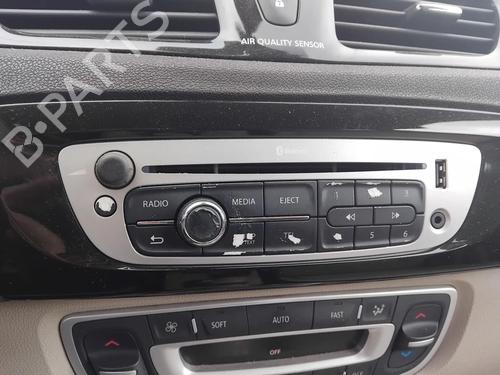 Used Radio Radio RENAULT GRAND SCÉNIC III (JZ0/1_) 1.5 dCi (JZ09, JZ0D, JZ10, JZ14, JZ1G, JZ29, JZ2C) (110 hp) 32779520 32779520