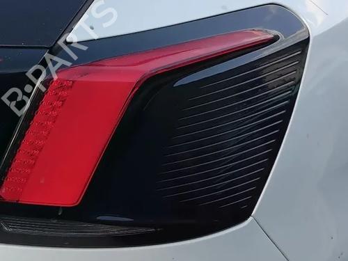 Used Right taillight PEUGEOT 3008 II SUV (MC_, MR_, MJ_, M4_) 1.2 THP/ PureTech 130 (MRHNSM, MRHNSU, MRHNSJ, MRHNYW,... (131 hp) 32845979
