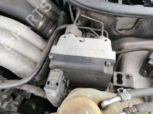 Módulo de ABS MERCEDES-BENZ E-CLASS (W210) E 290 Turbo-D (210.017) (129 hp) 32846769