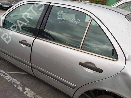 Used Left rear door MERCEDES-BENZ E-CLASS (W210) E 290 Turbo-D (210.017) (129 hp) 32846777