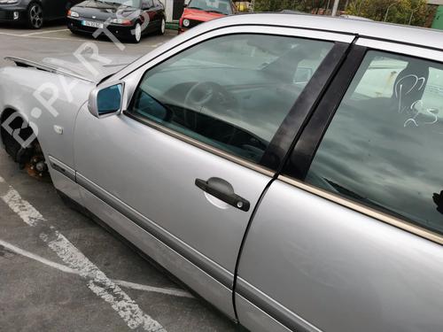 Used Left front door MERCEDES-BENZ E-CLASS (W210) E 290 Turbo-D (210.017) (129 hp) 32846778