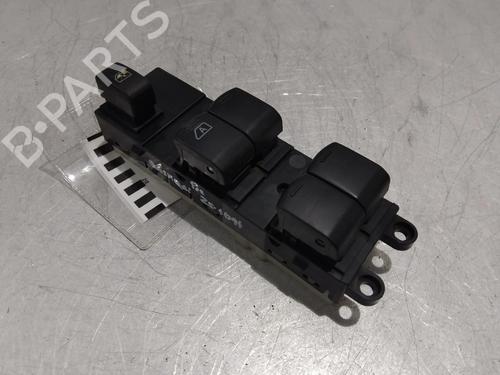Used Left front window switch NISSAN QASHQAI I (J10, NJ10) 1.5 dCi (106 hp) 32869046