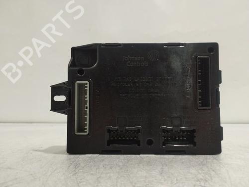 Used Fuse box RENAULT CAPTUR I (J5_, H5_) 1.5 dCi 90 (J5N4, J5M5, J5MW, J5M6, J5AL, J5AJ) (90 hp) 33205102