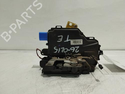 Fechadura trás esquerda Fechadura trás esquerda VW POLO IV (9N_, 9A_) 1.2 12V (69 hp) 33268551 33268551